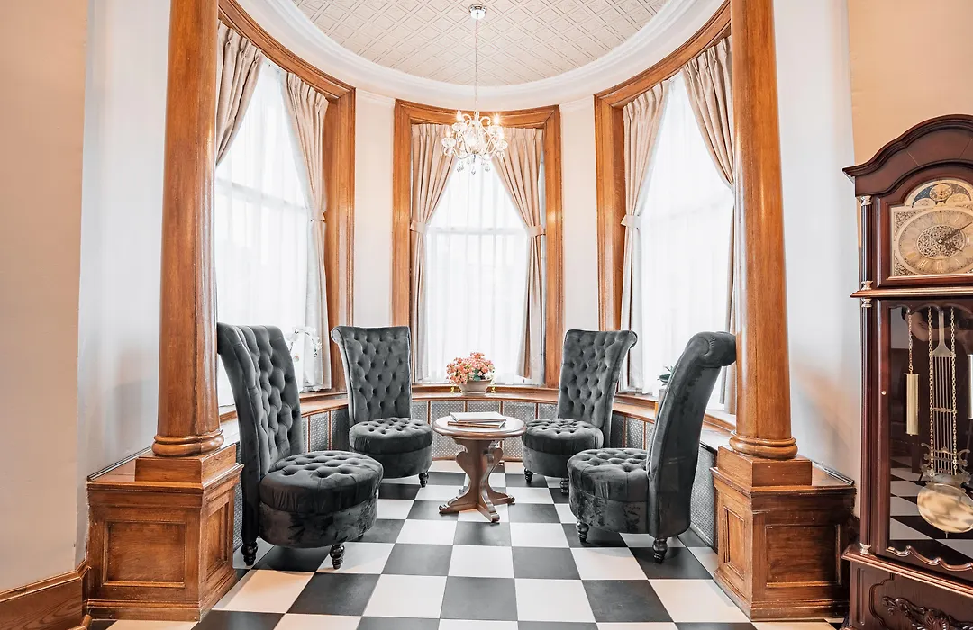 Hotel De Paris Montreal-1
